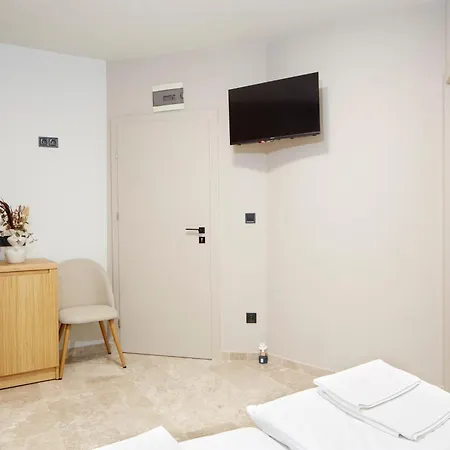 семеен ноа Готель