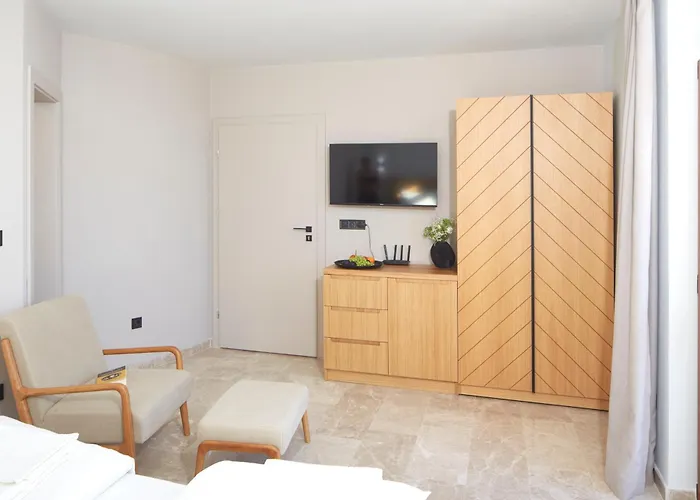 Готель семеен ноа Несебир