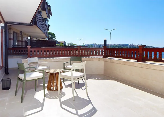 семеен ноа Готель Несебир