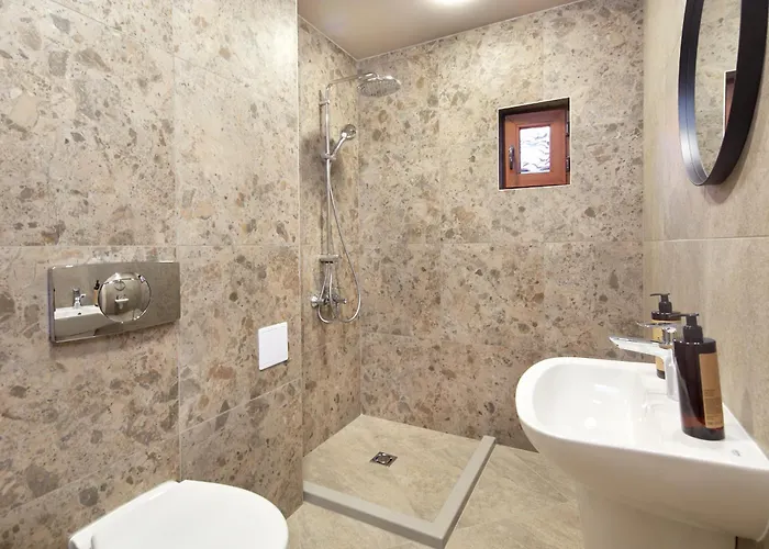 Готель семеен ноа