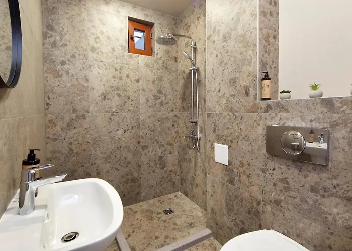 семеен ноа Готель Несебир