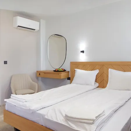 семеен ноа Hotel *