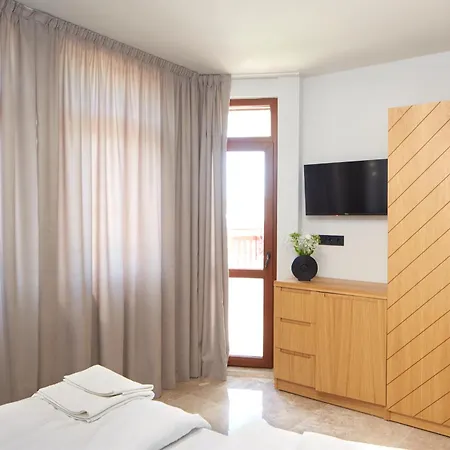 Hotel семеен ноа *