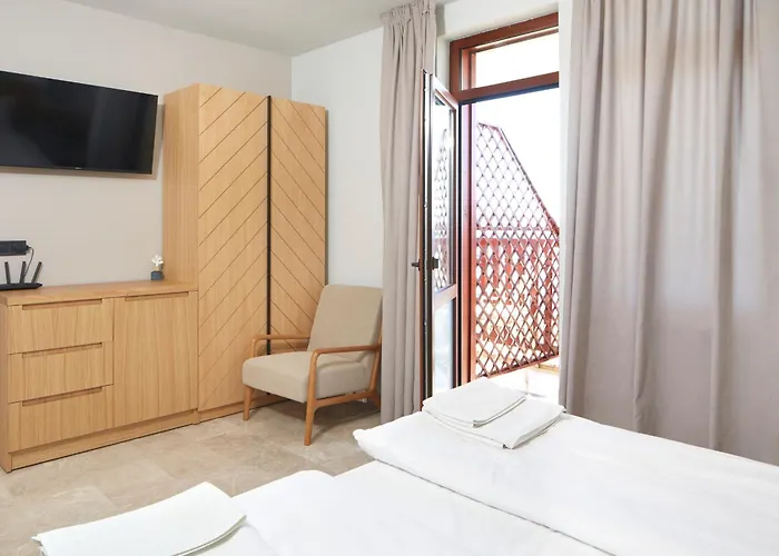 семеен ноа Ξενοδοχείο Νεσέμπαρ